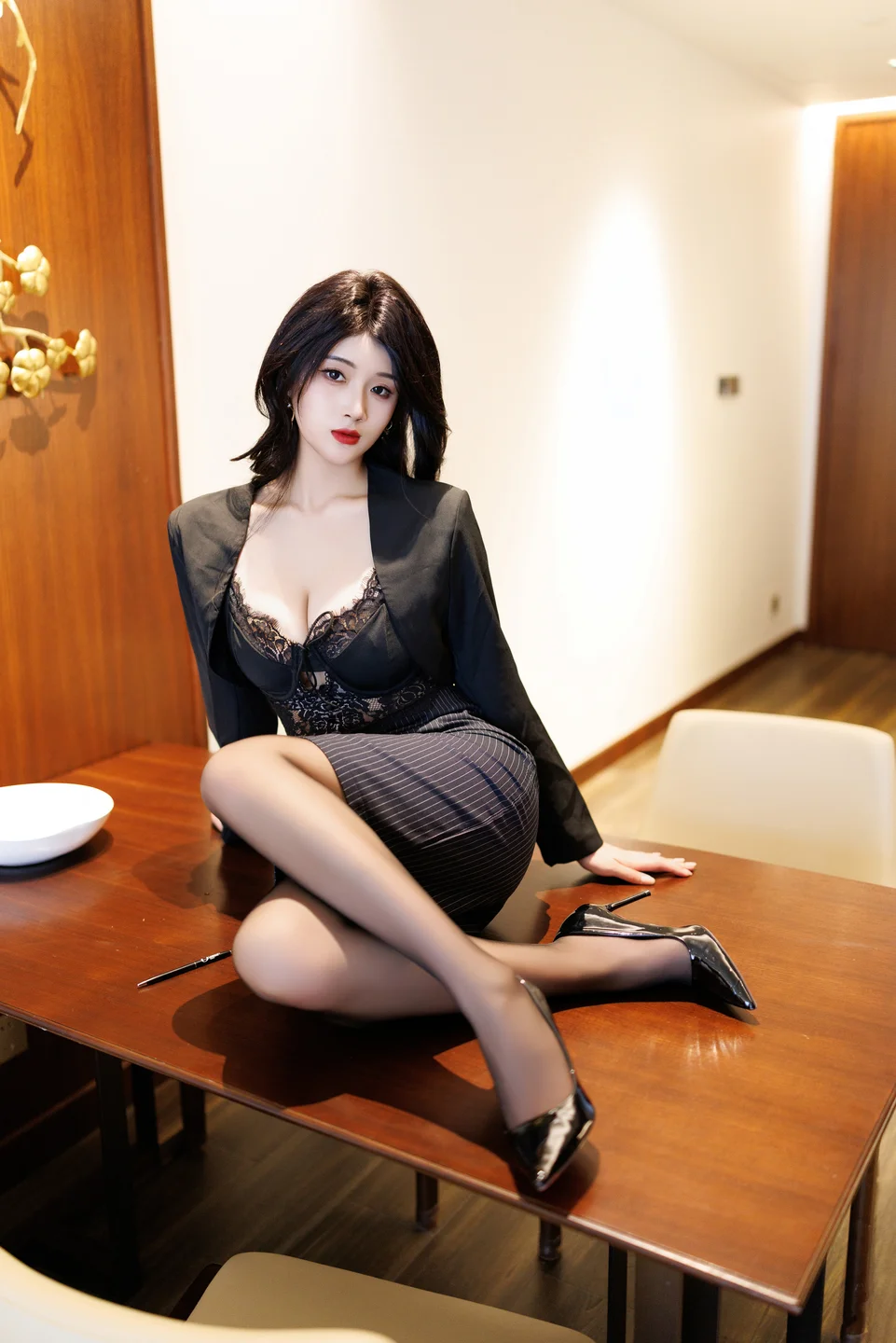 南乔 - 御姐风 [90P-813MB] tg@simisebaisi 【丝足阁】036.webp